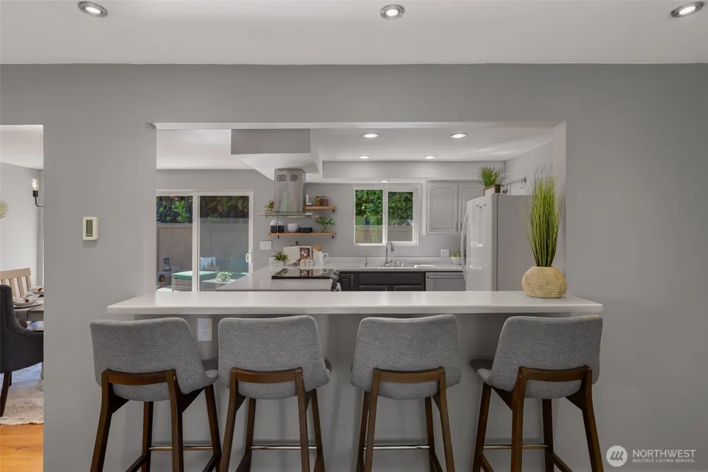 10527 Beardslee Boulevard Bothell, WA 98011