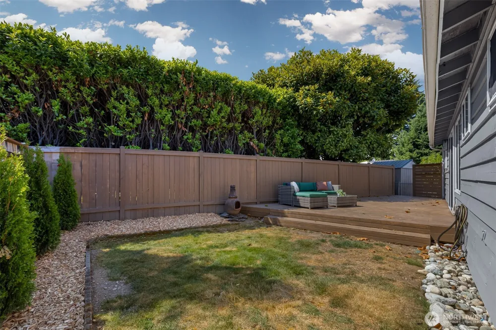 10527 Beardslee Boulevard Bothell, WA 98011
