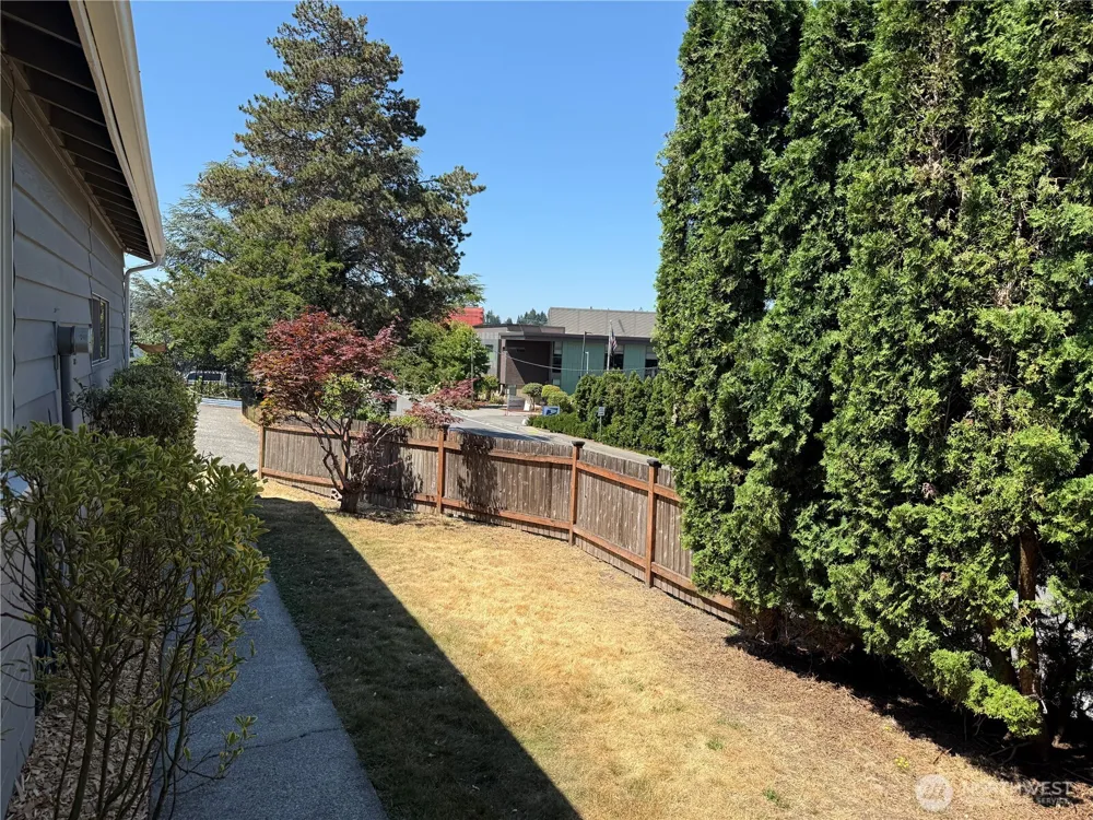 10527 Beardslee Boulevard Bothell, WA 98011