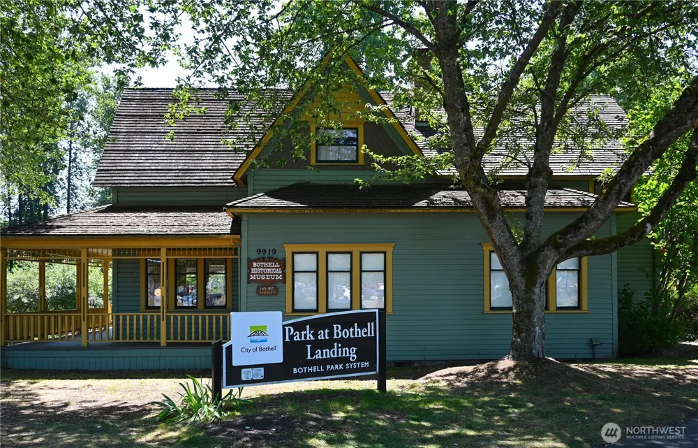 10527 Beardslee Boulevard Bothell, WA 98011