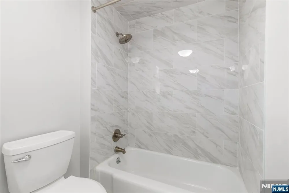 40 Teaneck Ridgefield Park, NJ 07660