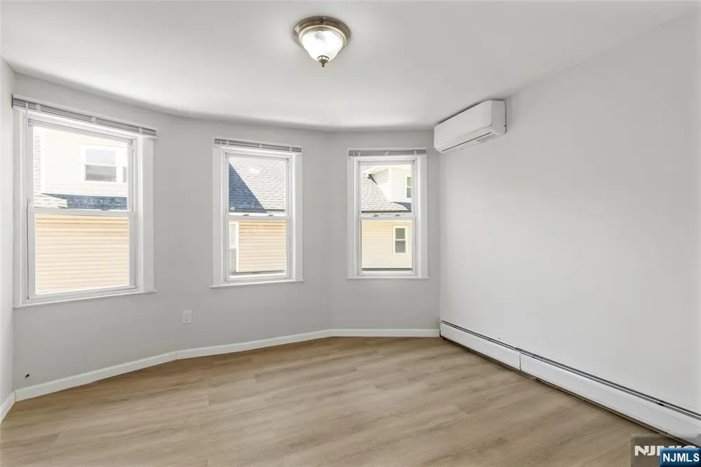 40 Teaneck Ridgefield Park, NJ 07660
