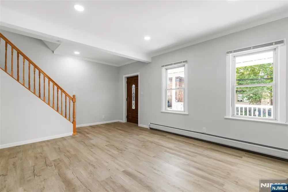 40 Teaneck Ridgefield Park, NJ 07660