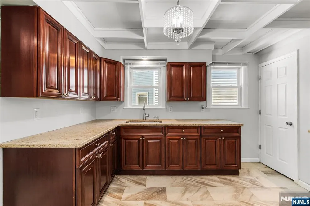 40 Teaneck Ridgefield Park, NJ 07660