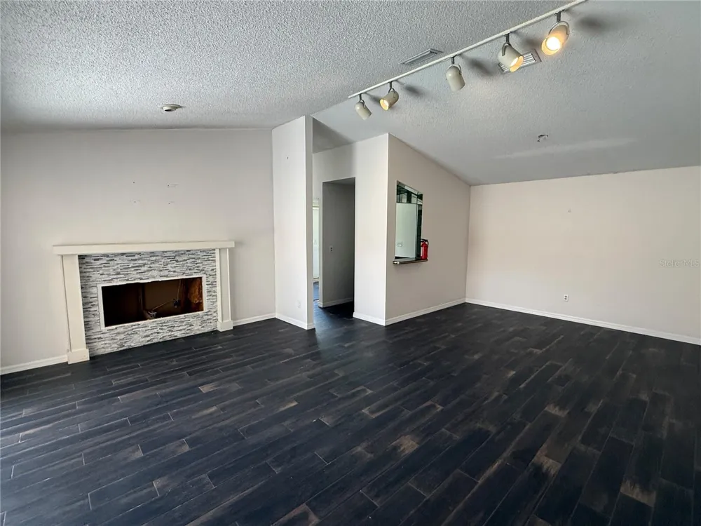 4942 SAMOA CIRCLE #5 Orlando, FL 32808
