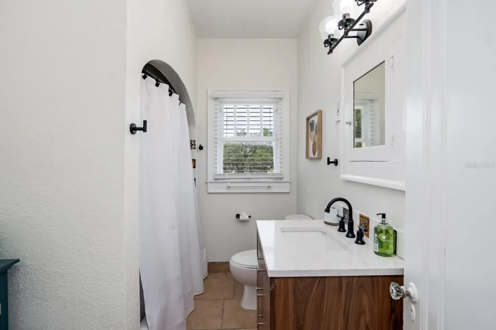 2003 12TH AVENUE W #B Bradenton, FL 34205