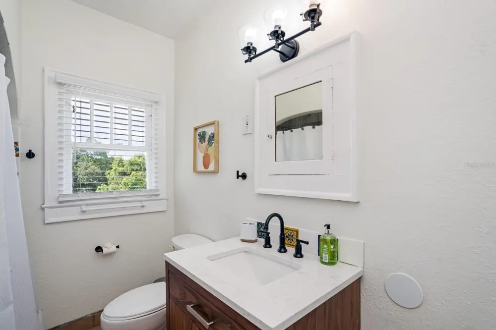 2003 12TH AVENUE W #B Bradenton, FL 34205