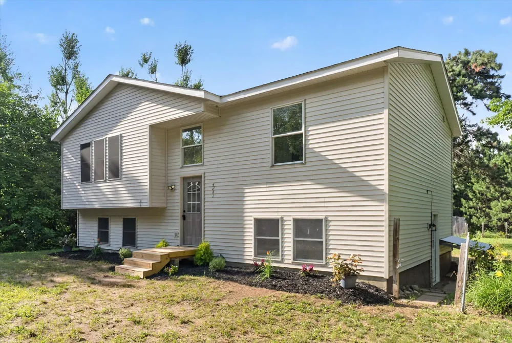 4241 Laming Circle Elmira, MI 49730