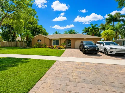 5040 SW 117th Way