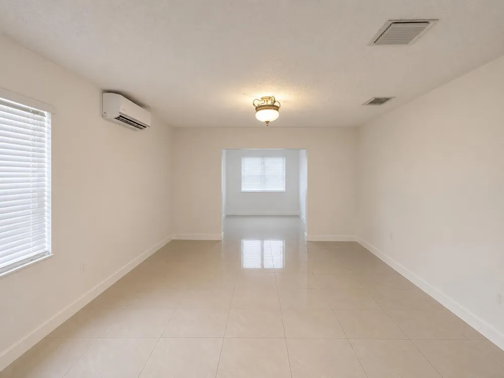 5040 SW 117th Way Cooper City, FL 33330