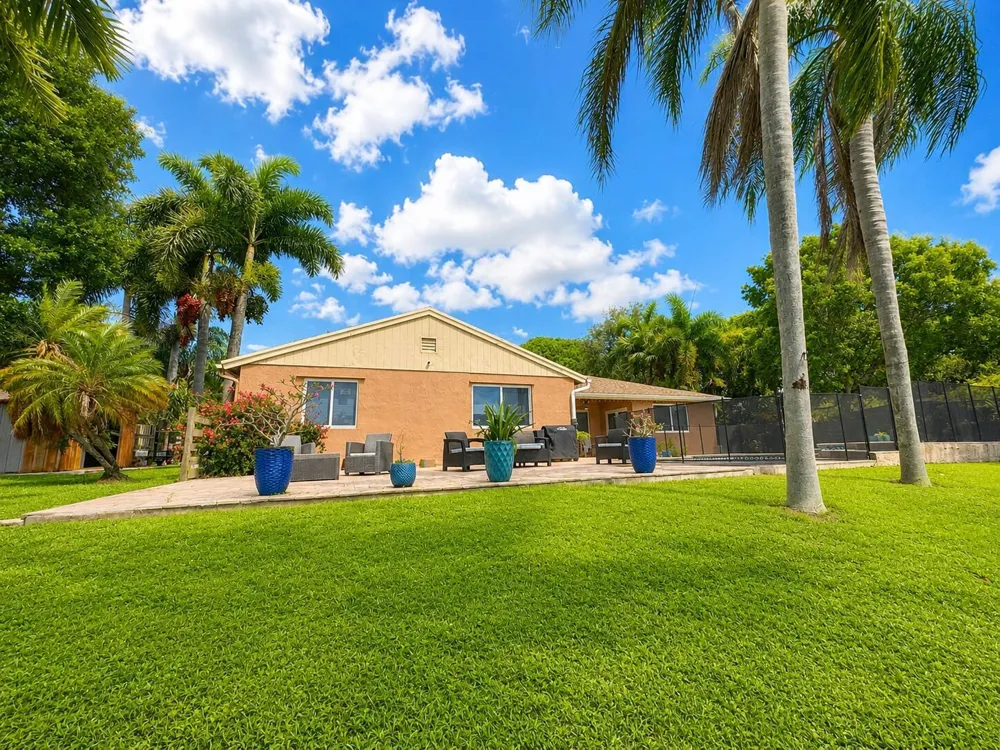 5040 SW 117th Way Cooper City, FL 33330