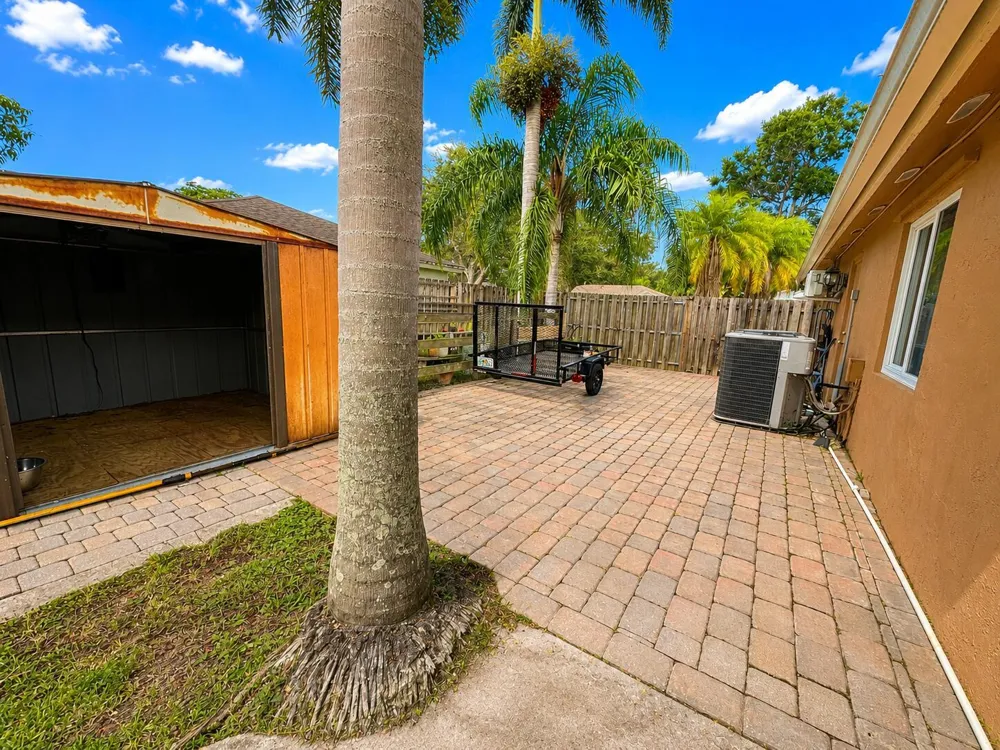 5040 SW 117th Way Cooper City, FL 33330