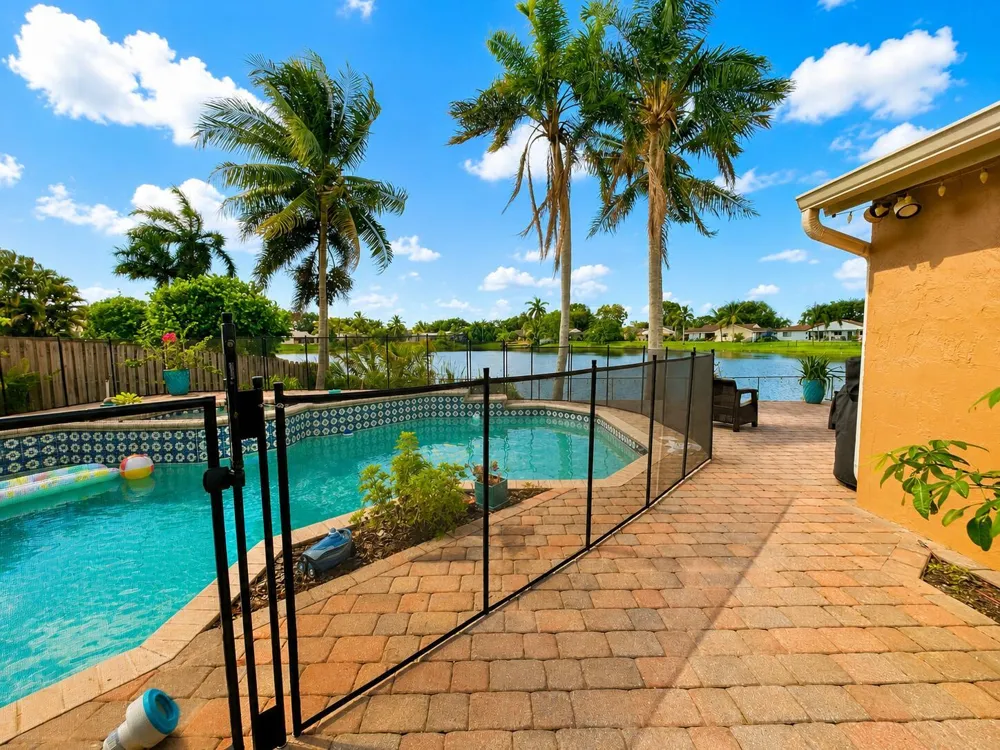 5040 SW 117th Way Cooper City, FL 33330