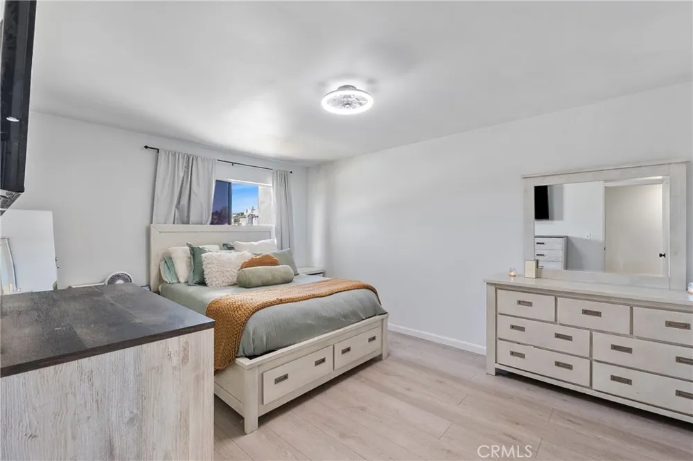 159 S Wilmington #F Compton, CA 90220