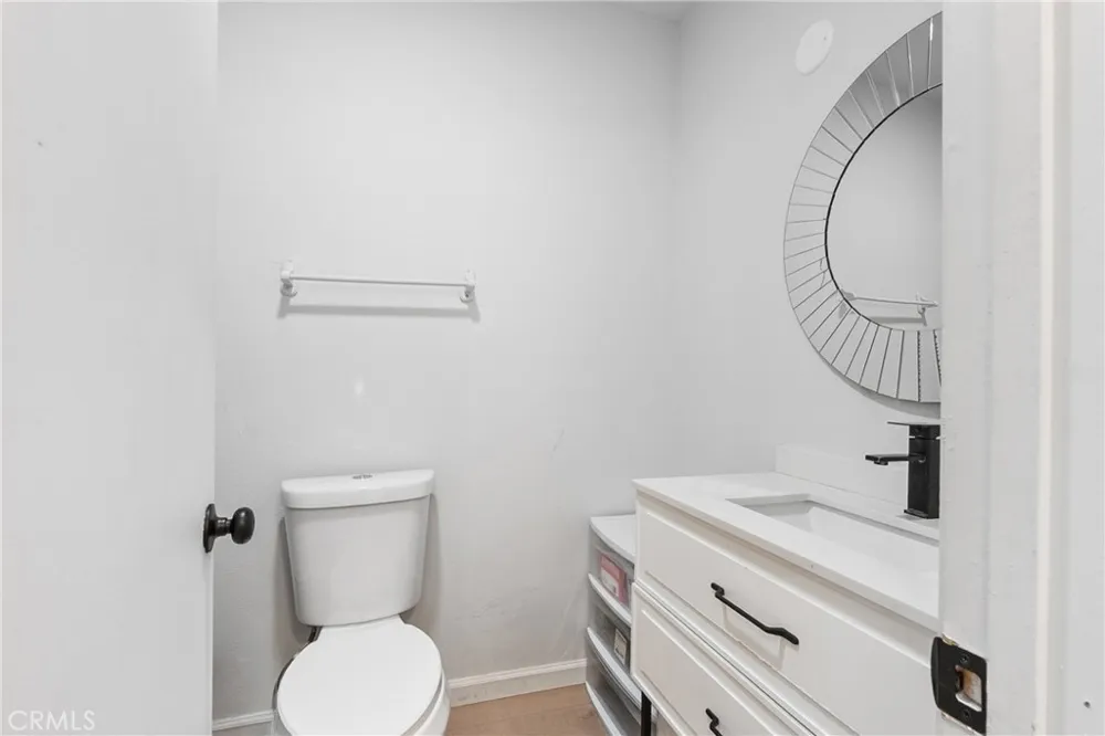 159 S Wilmington #F Compton, CA 90220