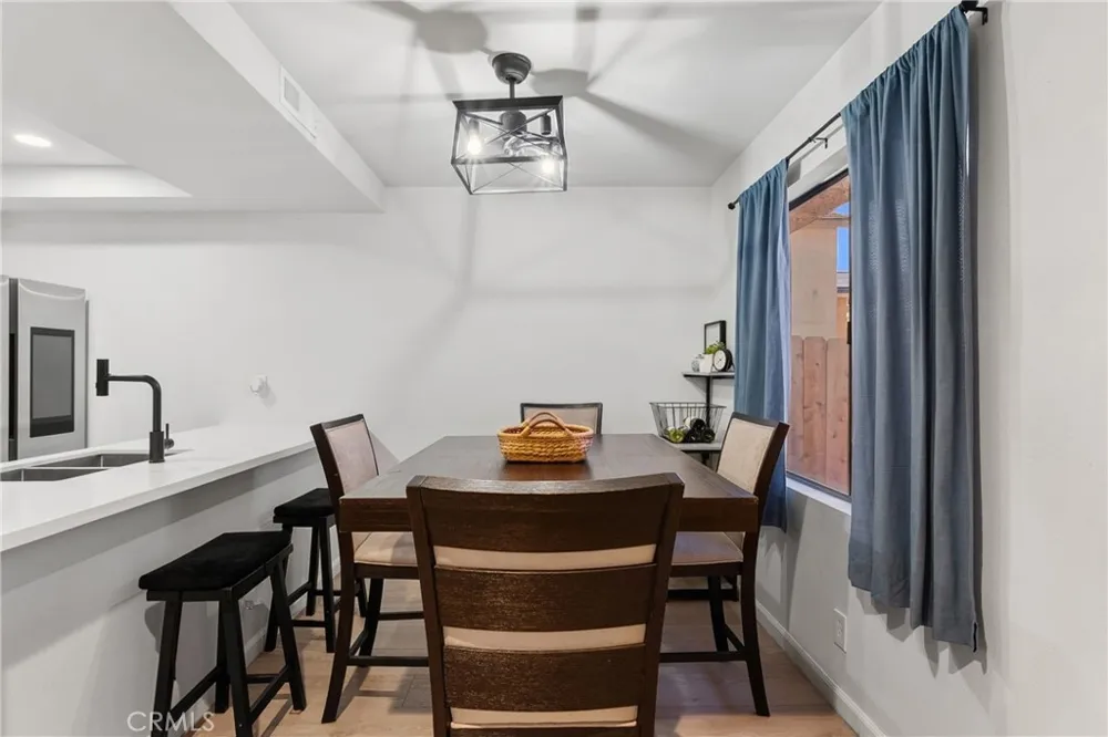 159 S Wilmington #F Compton, CA 90220