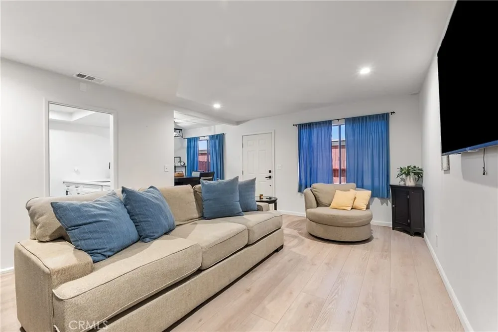159 S Wilmington #F Compton, CA 90220
