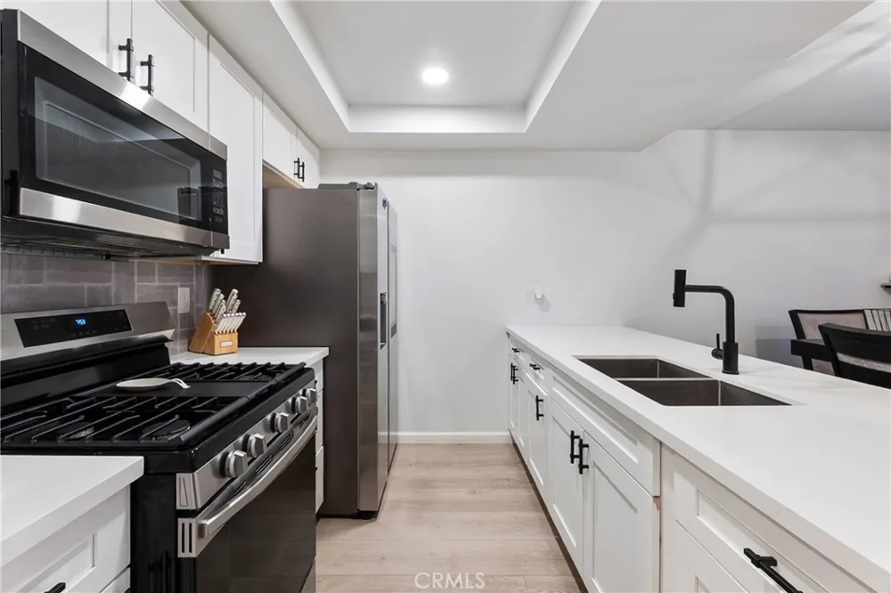 159 S Wilmington #F Compton, CA 90220
