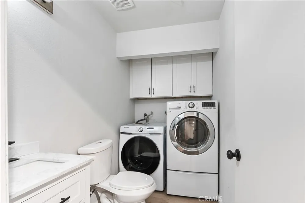 159 S Wilmington #F Compton, CA 90220