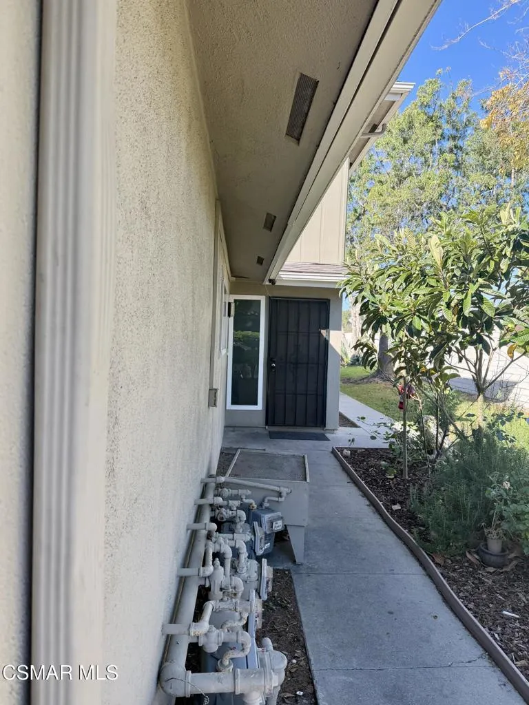 676 Avenida Del Platino Newbury Park, CA 91320