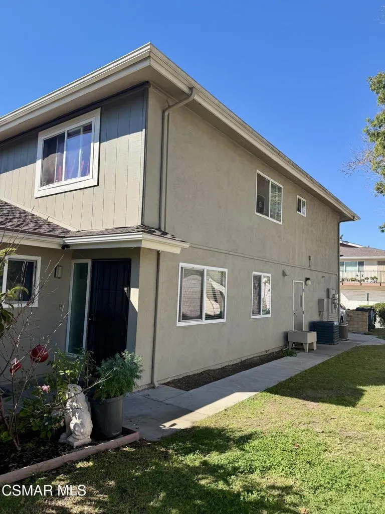 676 Avenida Del Platino Newbury Park, CA 91320