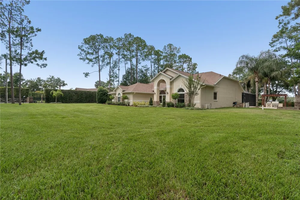 18811 VICTOR MANUEL DRIVE Lutz, FL 33548