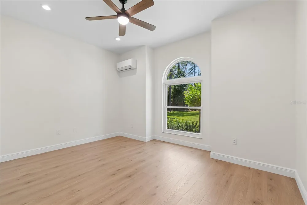 18811 VICTOR MANUEL DRIVE Lutz, FL 33548