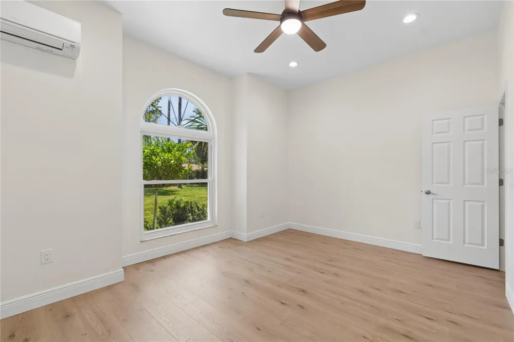 18811 VICTOR MANUEL DRIVE Lutz, FL 33548