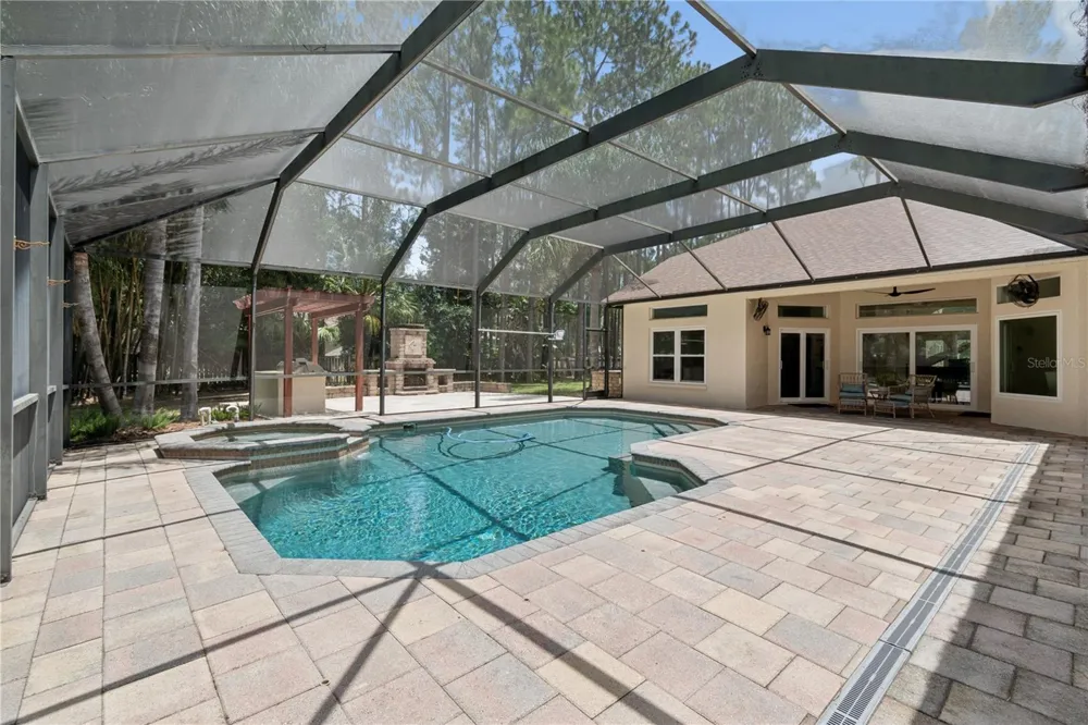18811 VICTOR MANUEL DRIVE Lutz, FL 33548