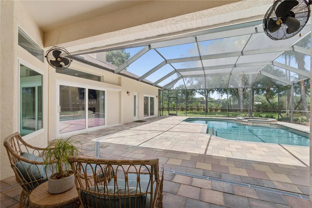 18811 VICTOR MANUEL DRIVE Lutz, FL 33548