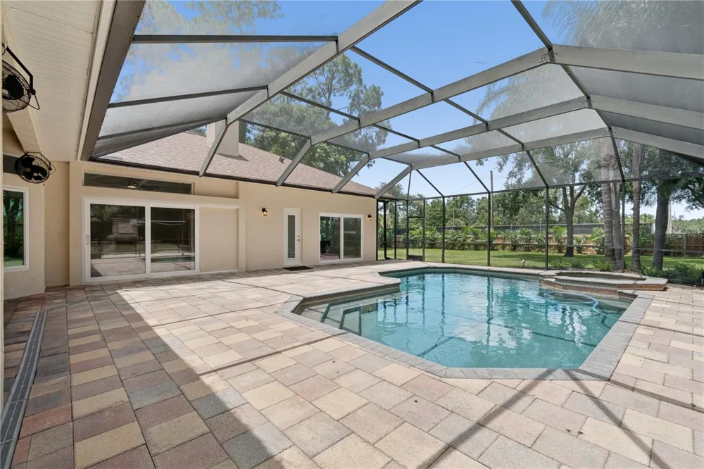 18811 VICTOR MANUEL DRIVE Lutz, FL 33548