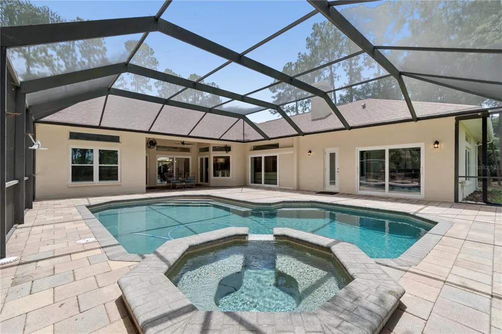 18811 VICTOR MANUEL DRIVE Lutz, FL 33548