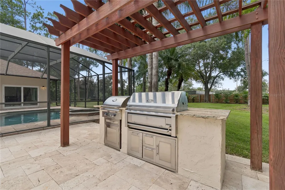 18811 VICTOR MANUEL DRIVE Lutz, FL 33548