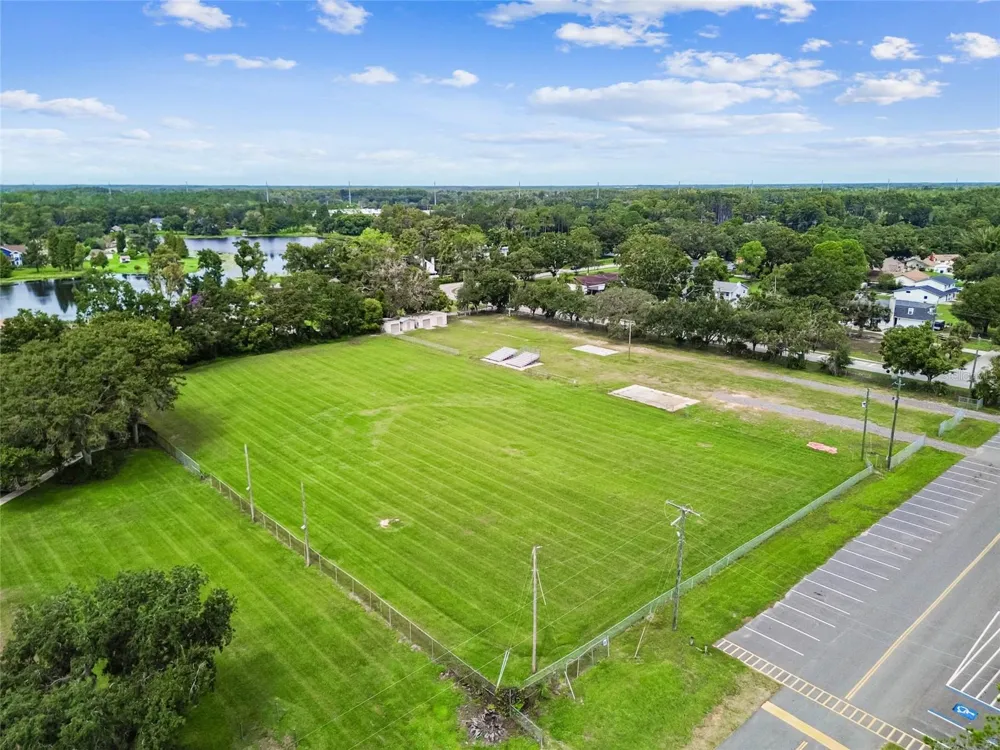 18811 VICTOR MANUEL DRIVE Lutz, FL 33548