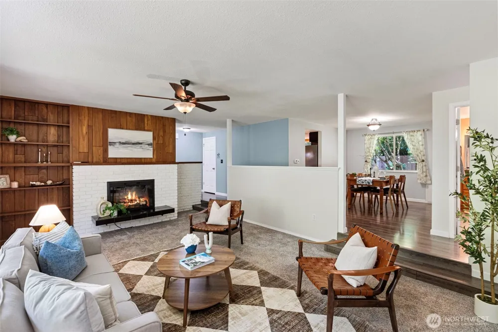 19064 10th Avenue NE Poulsbo, WA 98370