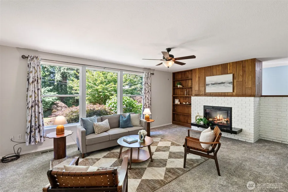 19064 10th Avenue NE Poulsbo, WA 98370