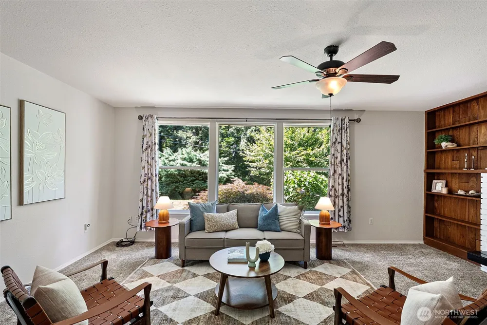 19064 10th Avenue NE Poulsbo, WA 98370