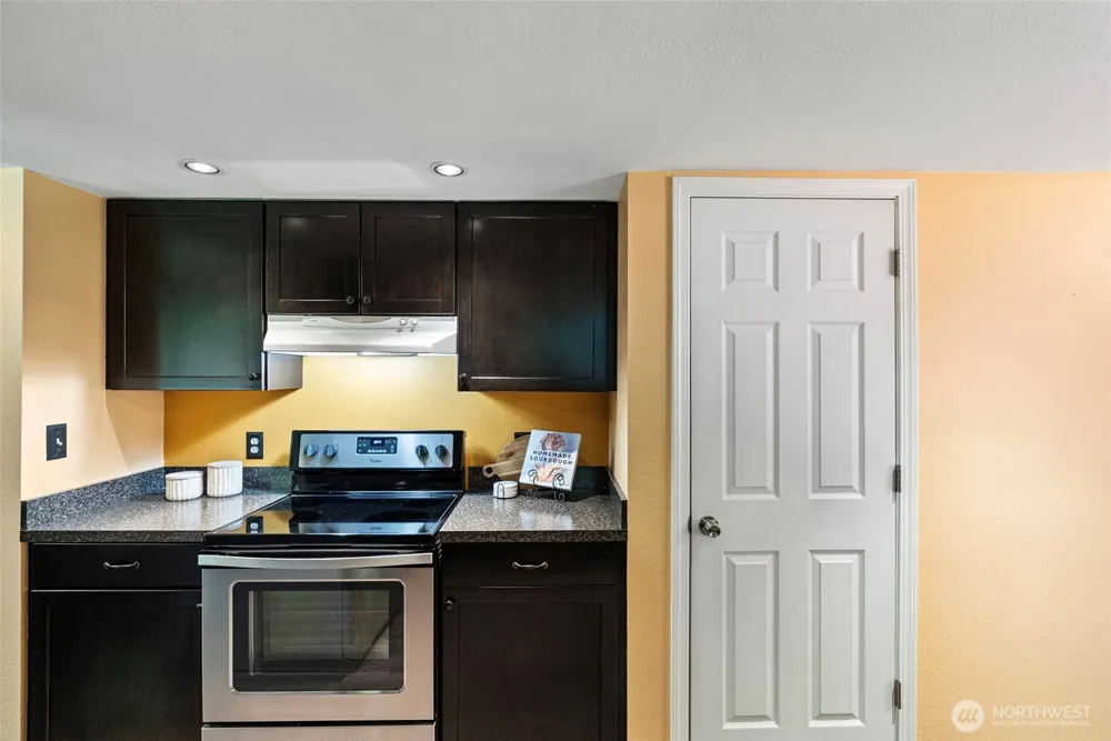 19064 10th Avenue NE Poulsbo, WA 98370