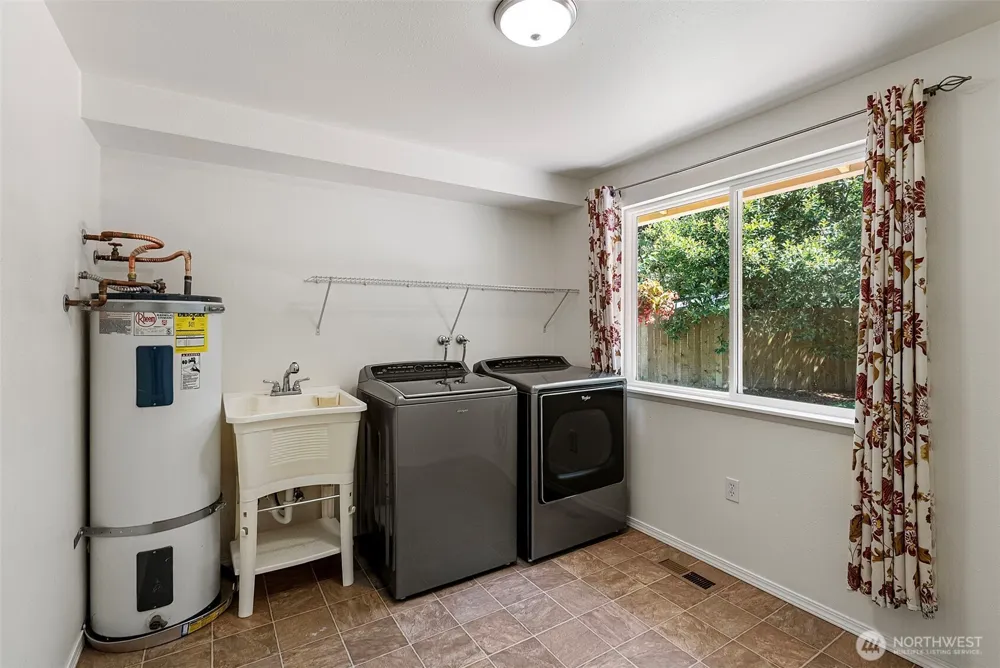 19064 10th Avenue NE Poulsbo, WA 98370