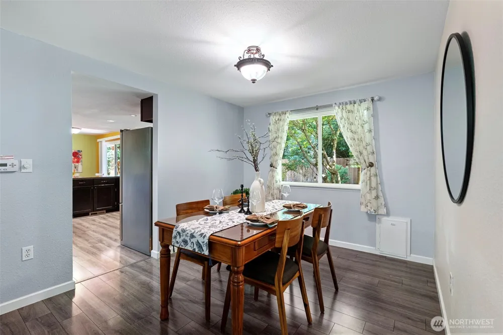 19064 10th Avenue NE Poulsbo, WA 98370