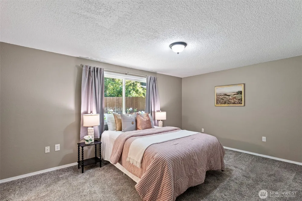 19064 10th Avenue NE Poulsbo, WA 98370