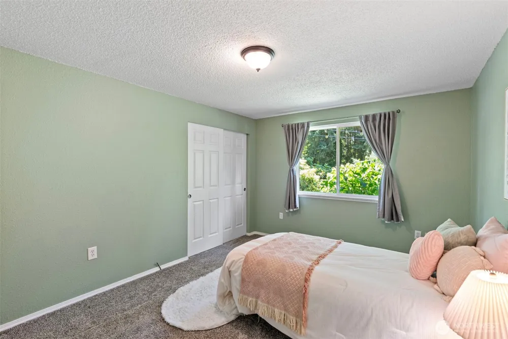 19064 10th Avenue NE Poulsbo, WA 98370