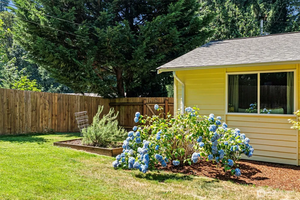 19064 10th Avenue NE Poulsbo, WA 98370