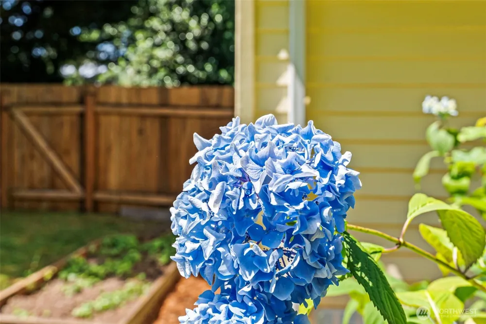 19064 10th Avenue NE Poulsbo, WA 98370