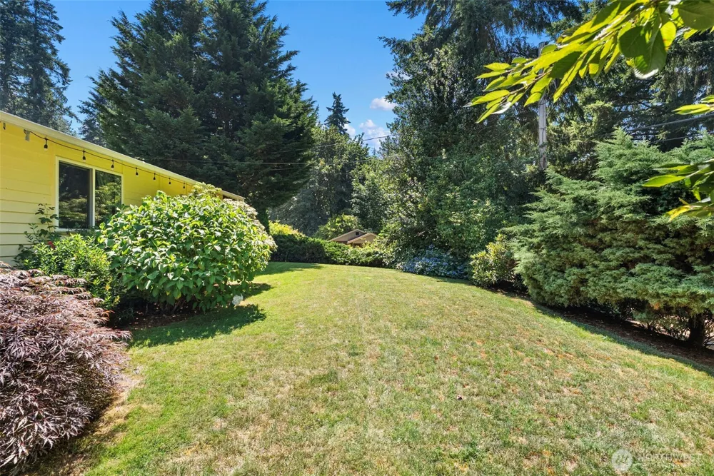 19064 10th Avenue NE Poulsbo, WA 98370