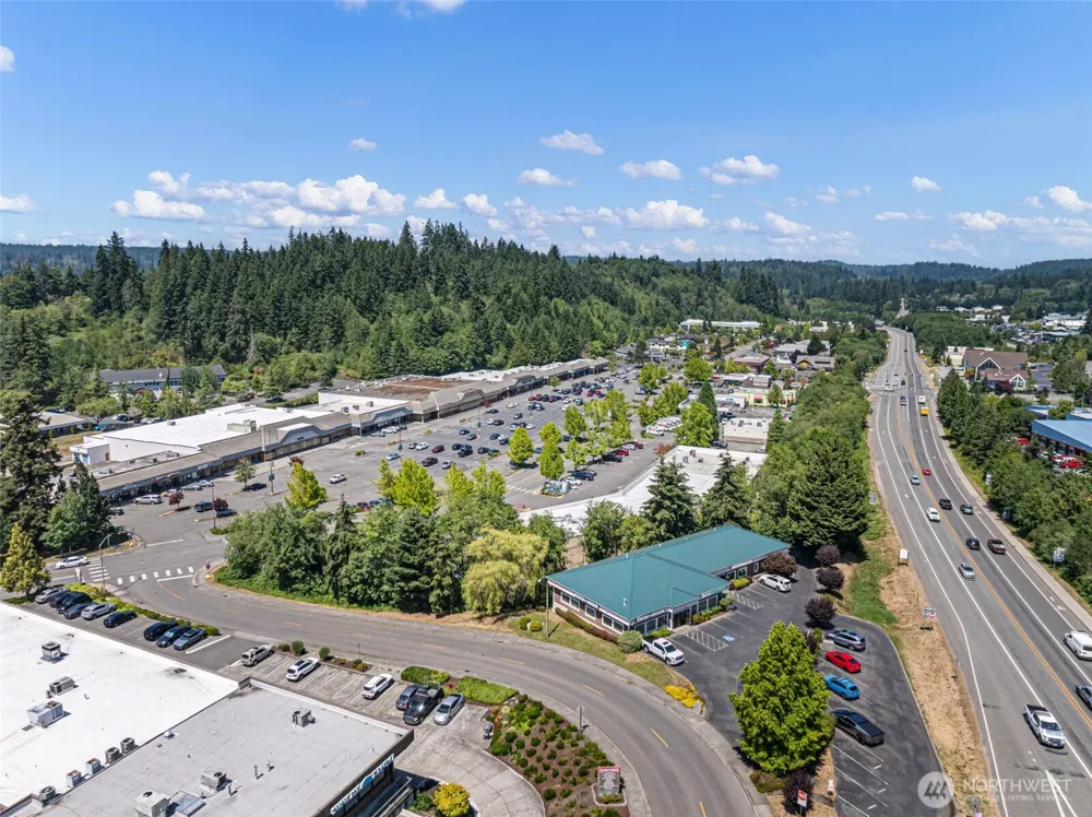 19064 10th Avenue NE Poulsbo, WA 98370