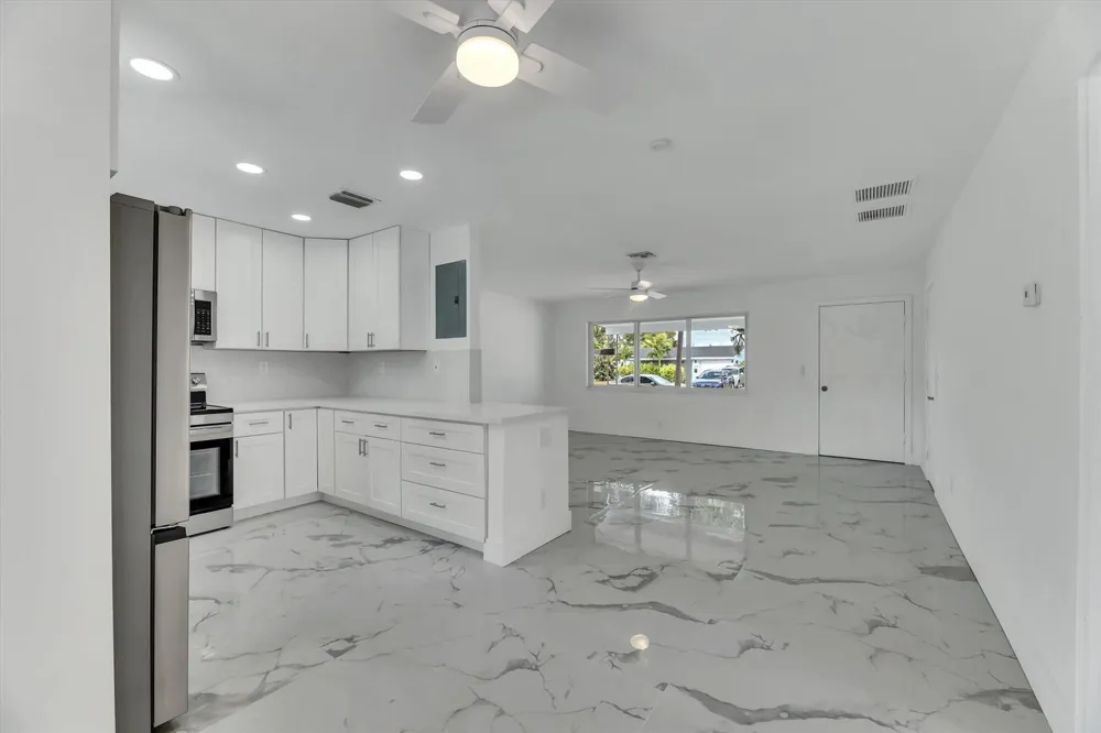 1404 SW 1ST AVENUE Deerfield Beach, FL 33441