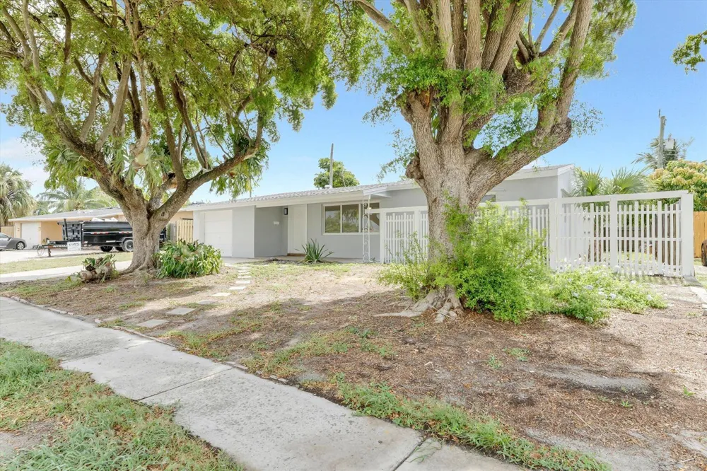 1404 SW 1ST AVENUE Deerfield Beach, FL 33441