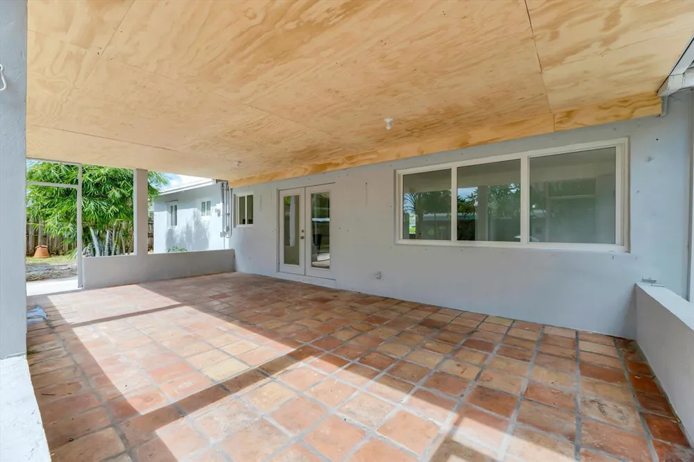 1404 SW 1ST AVENUE Deerfield Beach, FL 33441