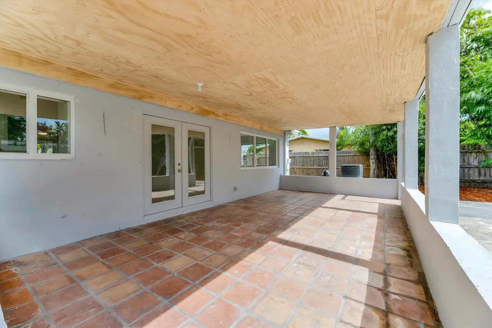 1404 SW 1ST AVENUE Deerfield Beach, FL 33441